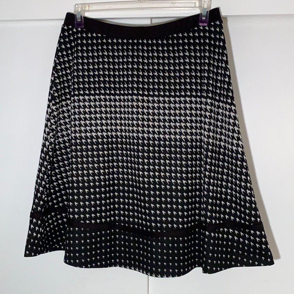 Black‎ & white houndstooth skirt